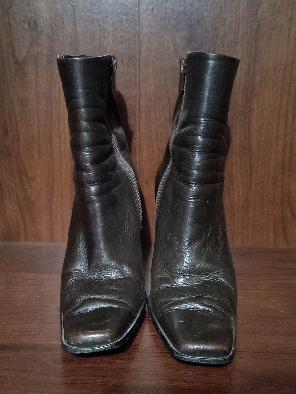 Vintage 90s Women's Chocolate Brown Leather Ankle Boots - Classic Zip Front